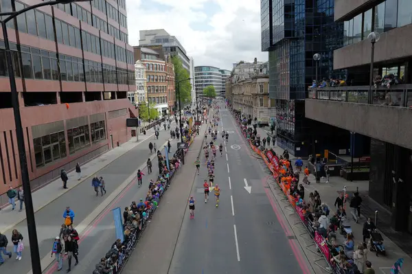 Londra-APRIL 21: Londra Maratonu 21 Nisan 2024 'te Londra, Birleşik Krallık, İngiltere' de..