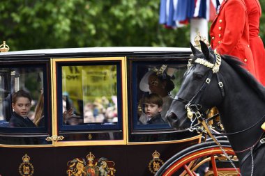 Londra, İngiltere, Uk-15 Haziran 2024: Buckingham sarayı kraliyet geçidi, Londra İngiltere