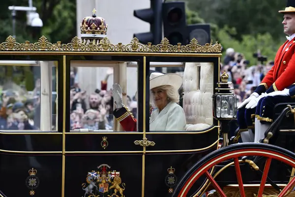 Londra, İngiltere, Uk-15 Haziran 2024: Buckingham sarayı kraliyet geçidi, Londra İngiltere