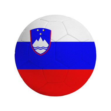 Slovenya bayrağıyla futbol topu