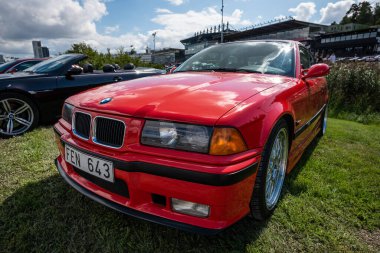Stockholm, İsveç - 05 Ağustos 2023: Sergide klasik BMW arabaları