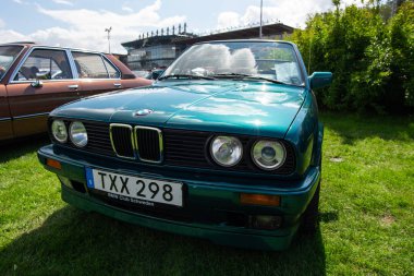 Stockholm, İsveç - 05 Ağustos 2023: Sergide klasik BMW arabaları