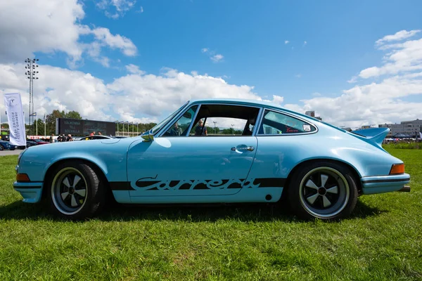 Stockholm, İsveç - 05 Ağustos 2023: Mavi Porsche 911 Carrera