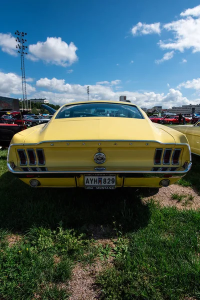 Стокгольм Швеція Серпня 2023 Жовтий Ford Mustang 1968 Модель Заднього — стокове фото