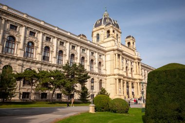 Viyana, Avusturya - 22 Ekim 2024: Kunsthistorisches Müzesi, Viyana Sanat Tarihi Müzesi, Güneşli bir günde Güzel Sanatlar Müzesi