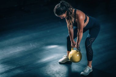 Sallanan Kettlebell Sallanan Kadın.