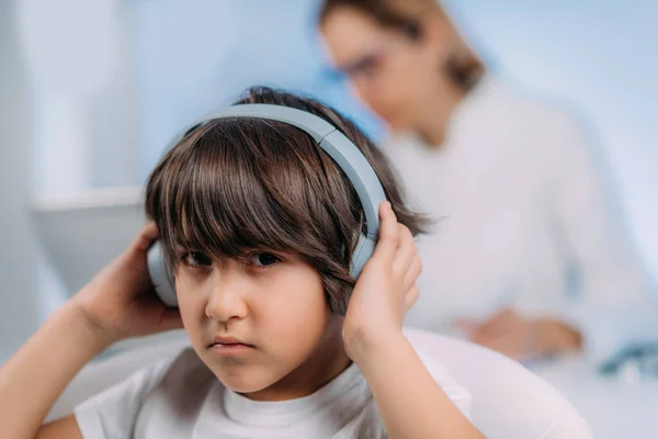 Prova Audiometria Tono Puro Controllando Capacità Dei Bambini Sentire Diverse — Foto Stock