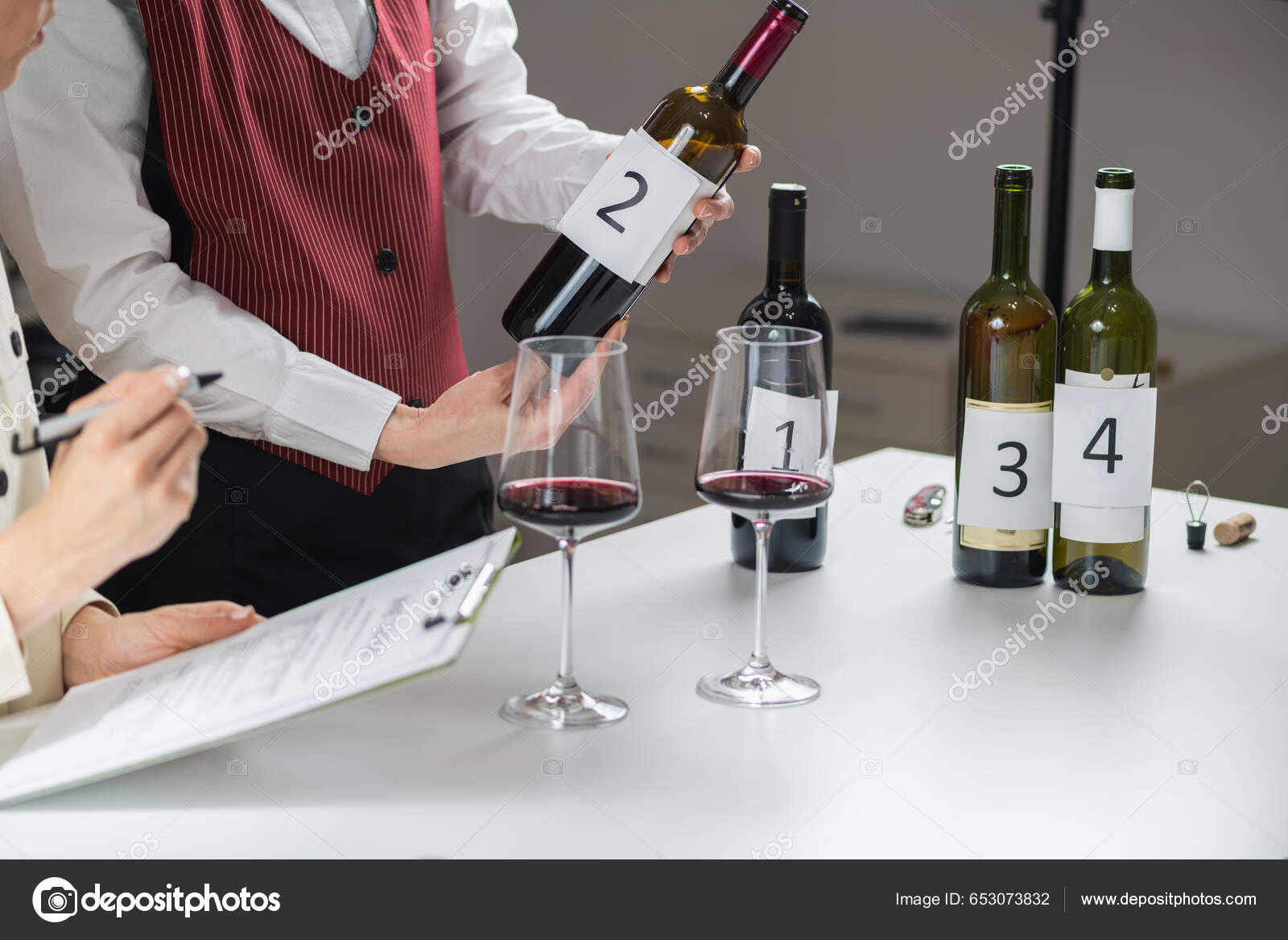 https://st5.depositphotos.com/6644020/65307/i/1600/depositphotos_653073832-stock-photo-blind-wine-tasting-identifying-different.jpg