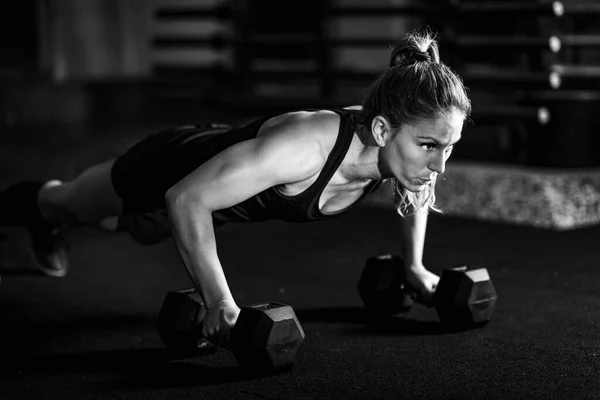 Cross Training Young Woman Exercising Dumbbells — Stock Photo, Image