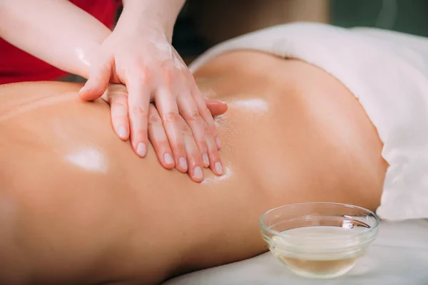 Massage Pour Soulager Stress Tension Massothérapeute Féminine Massant Une Femme — Photo