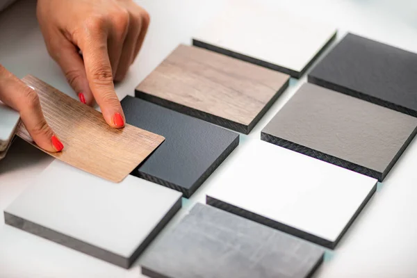Interior Designer Matching Material Samples Choosing Compact Worktop Colors — Stock Photo, Image