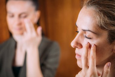 Tıklatma Tekniği, Mide Çakrası, EFT veya Duygusal Özgürlük Tekniği 