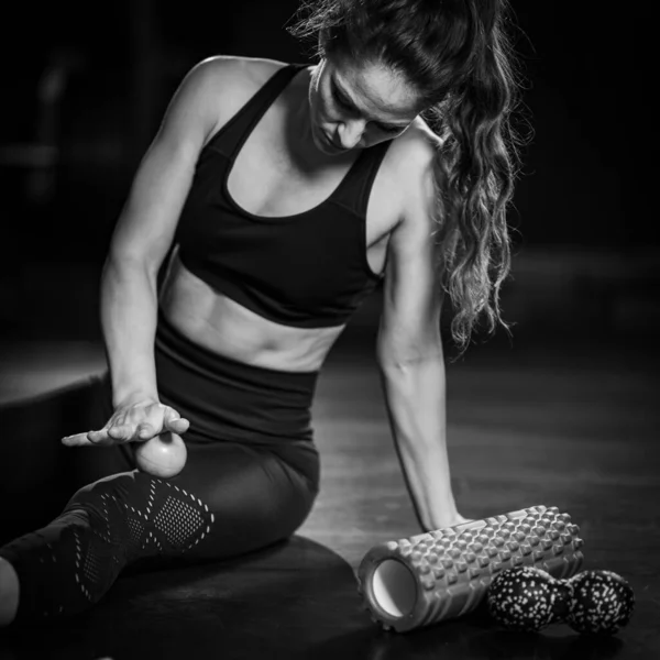 Using Duoball Foam Ball Self Massage Muscles Gym — Stock Photo, Image