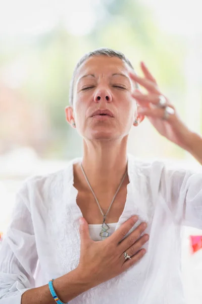 Mindful Woman Meditating Developing Intuition Hand Gesture — Stock Photo, Image