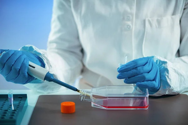 Biotecnologia Scienziata Che Lavora Laboratorio — Foto Stock
