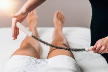 Masaj Odasında Kalça Masajı