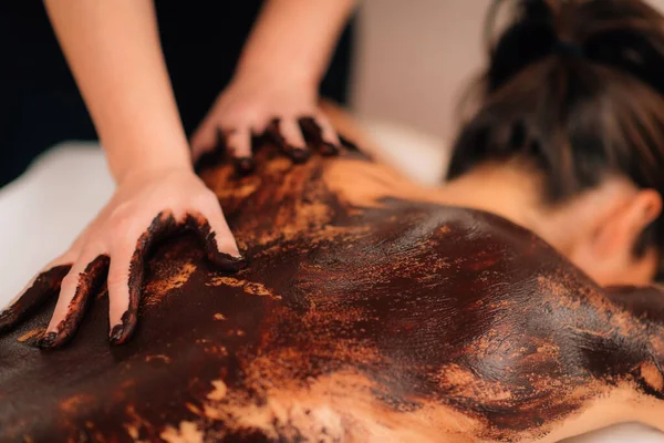 Relaxing Chocolate Back Massage Wellness Salon — Stock Photo, Image