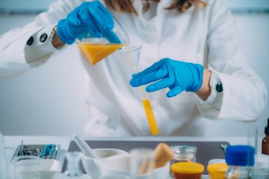 Laboratuvarda Doğal Kozmetik Kremleri Yapımı