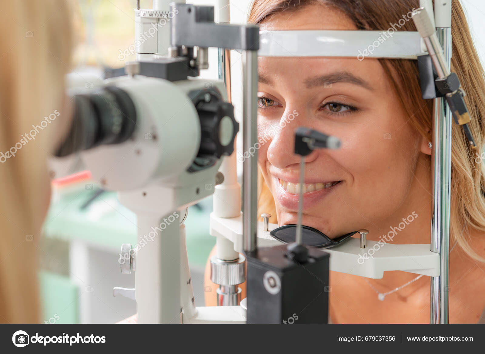 Comprehensive Eye Pressure Test Using Applanation Tonometry