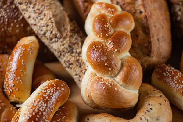Köstliche Handwerkliche Leckereien Hautnah Frische Brote Und Leckereien — Stockfoto