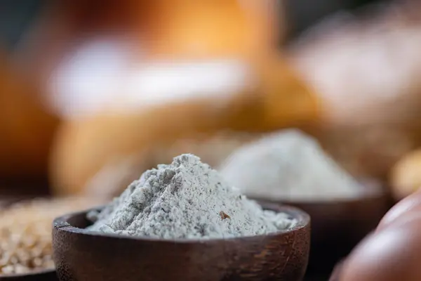 Wooden Bowl Showcase Integral Flour Rye Grains — Stock Photo, Image