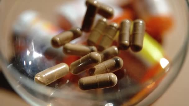 Tablety Tobolky Antibiotika Prevence Nemocí Léčba Nachlazení Chřipky Koronavirus Receptory — Stock video