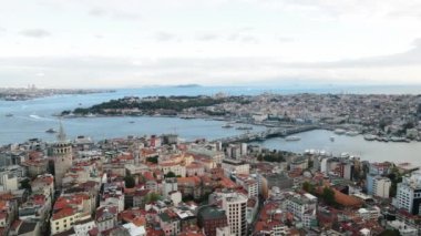 Galata Kulesi hava görüntüsü. İstanbul, Beyoğlu ilçesi. Mimari bir dönüm noktası. Turistik yer.