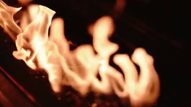 Yaz Terasında Yangın Yanıyor Restoranın Yaz Terasında Gaz Isıtıcısı Var — Stok video