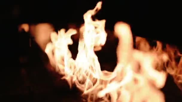 Das Feuer Brennt Auf Der Sommerterrasse Gasheizung Auf Der Sommerterrasse — Stockvideo