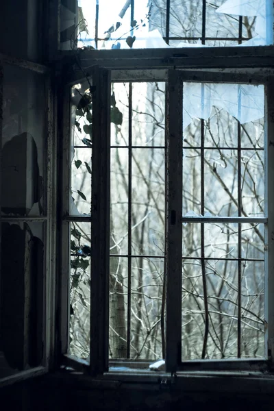 Skönhet Förfall Vintage Målat Glasfönster Mörkret Övergiven Villa — Stockfoto