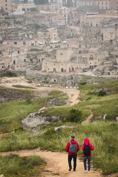 Matera İtalya 'nın panoramik şehir manzarası Basilicata' nın mücevheri - Murgia Timone Belvedere 'den Sassi di Matera' nın mağarası