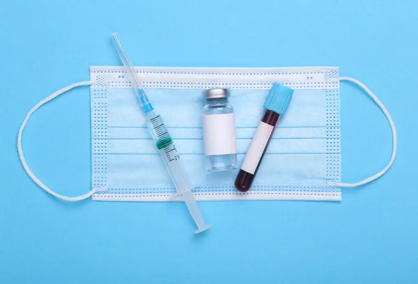Vizsgálat Vakcinázás Kovid Kezelés Vakcina Palack Vérvizsgálat Üres Címkével Kék — Stock Fotó