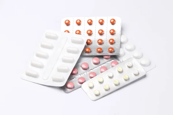 Verschillende Blaren Pillen Geïsoleerd Witte Achtergrond — Stockfoto