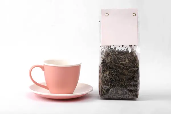 Mockup Verpackung Von Grünem Tee Mit Tasse Isoliert Auf Weißem — Stockfoto