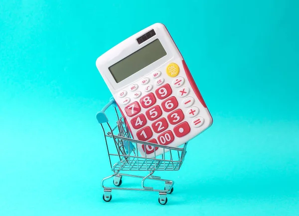 Экономия Продажа Концепция Покупок Калькулятор Тележкой Покупок Бирюзовом Фоне — стоковое фото