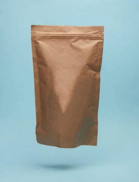 Craft Product Packaging White Label Mockup Levitates Blue Background — Stock Photo, Image