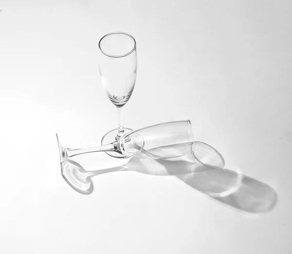 Естетичний Знімок Порожніх Келихів Шампанського Довгою Тінь — стокове фото