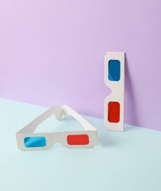 Pastel arka planda 3D gözlüklü yaratıcı retro 80 'ler düzeni. Kavramsal patlama. En az yaşam süresi