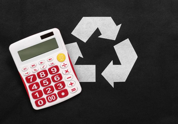 Símbolo Circular Reciclaje Con Calculadora Sobre Fondo Negro Concepto Ecológico —  Fotos de Stock