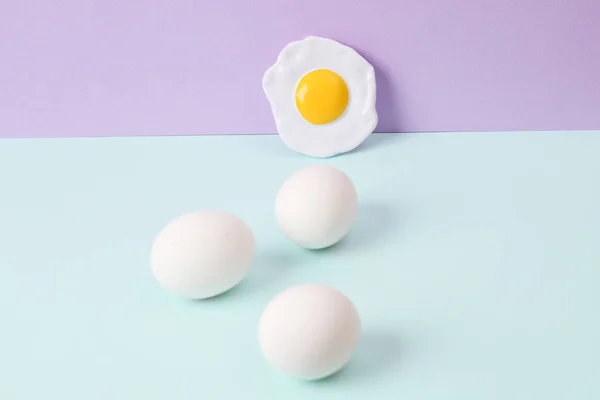 Kreatywny Układ Jajkami Pastelowym Tle Konceptualny Pop Minimalna Martwa Natura — Zdjęcie stockowe