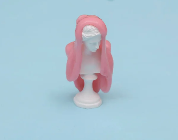 Kreatív Szépségápolás Vénusz Mellszobor Rózsaszín Nyálkával Kék Pasztell Háttérrel Vizuális — Stock Fotó