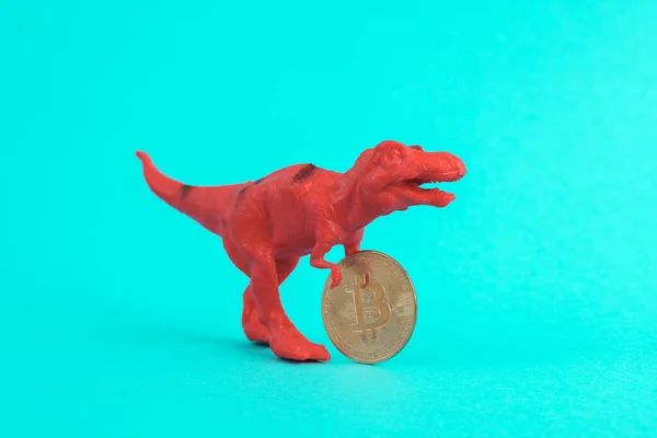 Brinquedo Tiranossauro Vermelho Tiranossauro Rex Com Bitcoin Fundo Turquesa Layout — Fotografia de Stock
