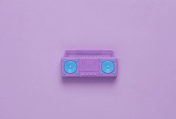 Flûte Bec Poupée Boombox Sur Fond Violet Concept Musique — Photo