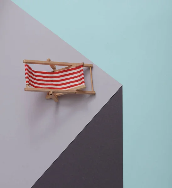 Deck Chair Paper Cube Optical Illusion Geometric Composition Minimalistic Creative — Stock Photo, Image
