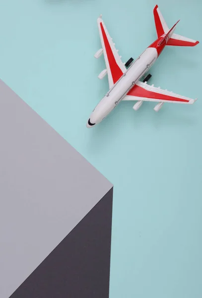 Toy Air Plane Paper Cube Optical Illusion Geometric Composition Minimalistic — Stock Photo, Image