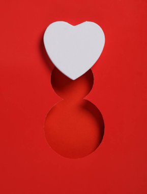 Dünya Kadınlar Günü. 8 rakamı ve kalp şeklinde kağıt boşluğu