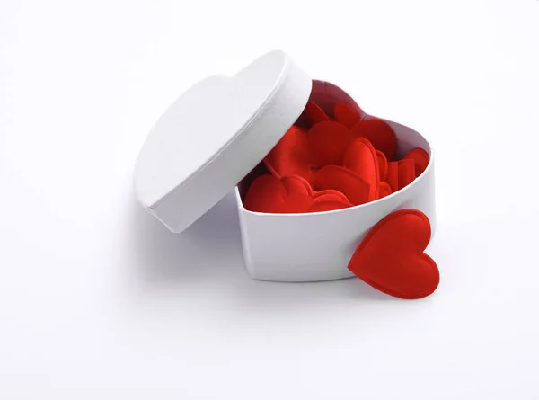 Біла Коробка Серцями Білому Тлі Концепція Кохання День Святого Валентина — стокове фото