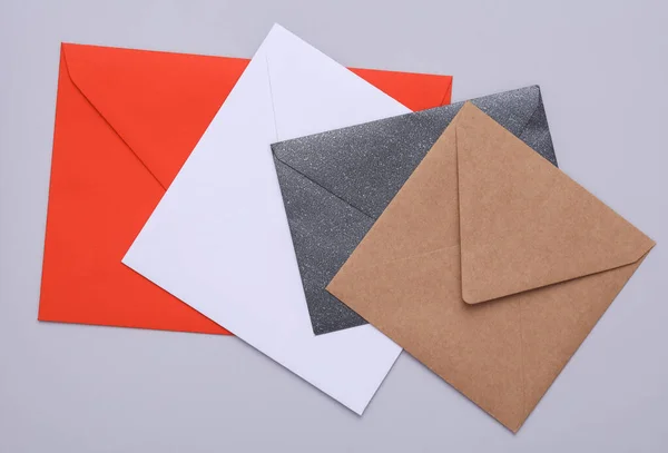 Envelopes Diferentes Cores Formas Fundo Cinza — Fotografia de Stock