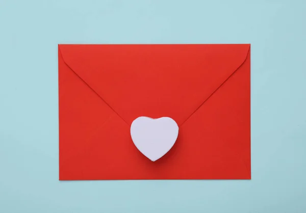 Του Αγίου Βαλεντίνου Κόκκινο Φάκελο Αγάπης Καρδιά Μπλε Φόντο — Φωτογραφία Αρχείου