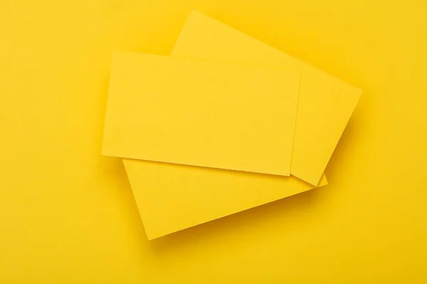 Yelow Tarjetas Visita Blanco Para Identidad Corporativa Sobre Fondo Amarillo —  Fotos de Stock